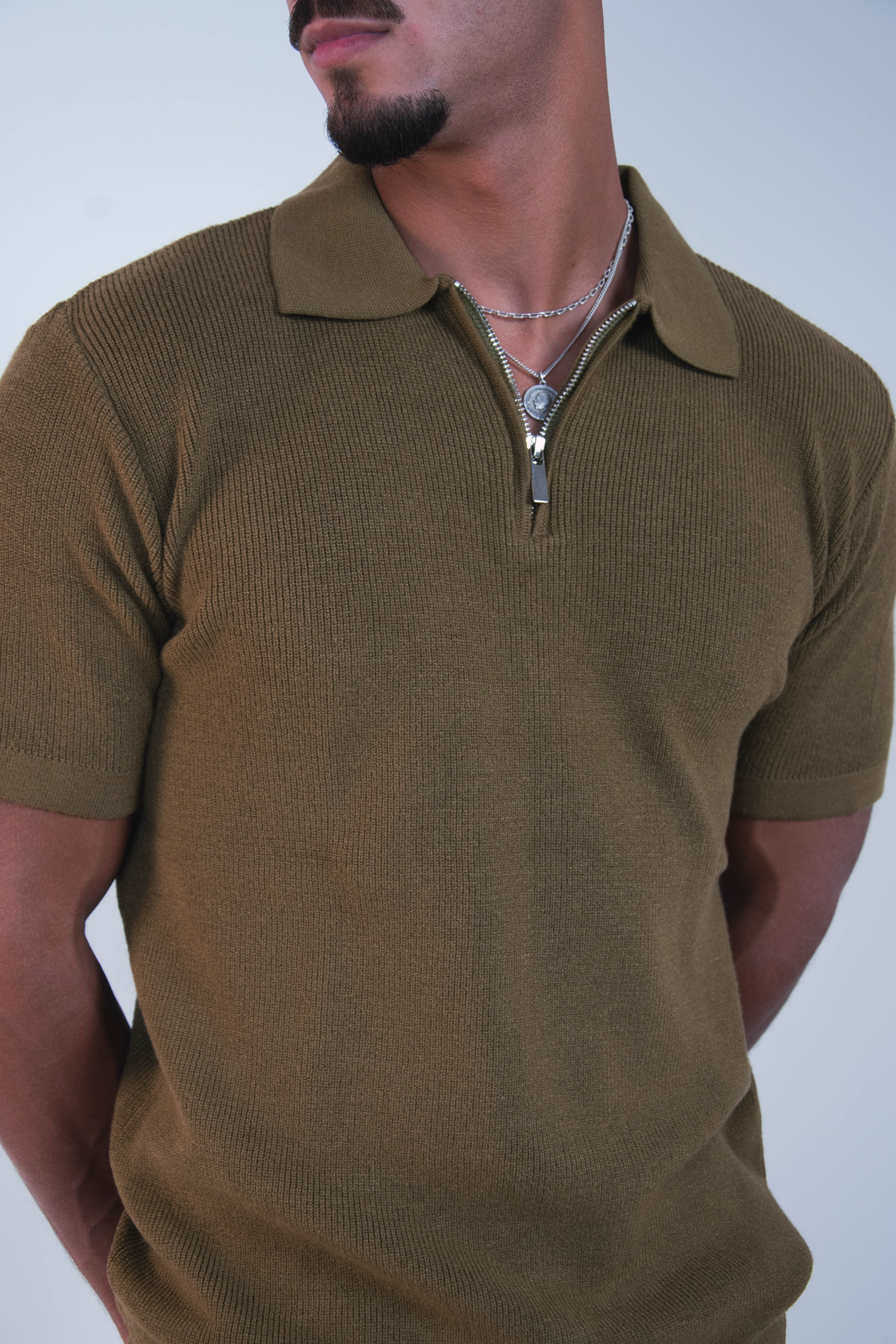 OLIVE KNIT ZIP-UP POLO