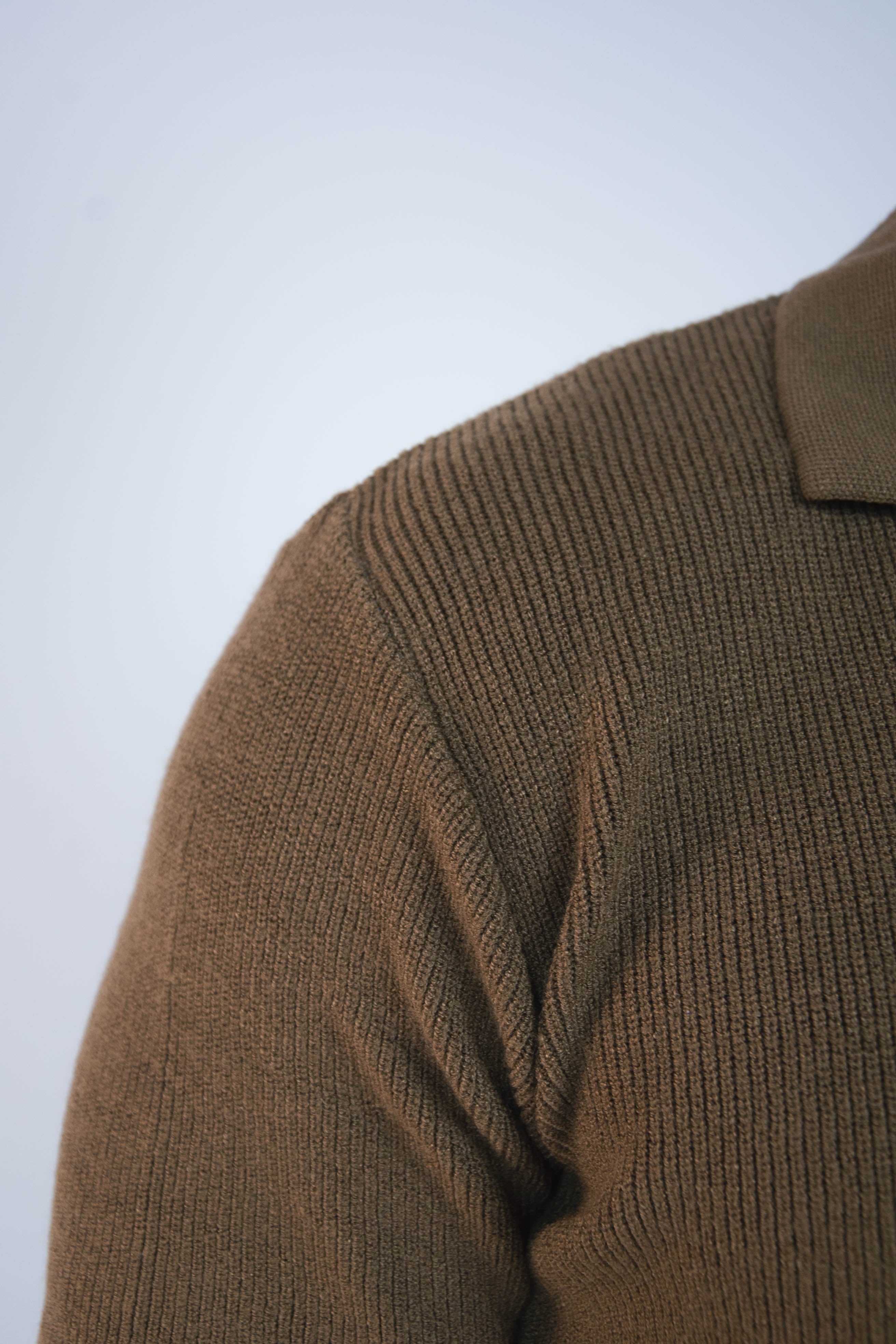 OLIVE KNIT ZIP-UP POLO